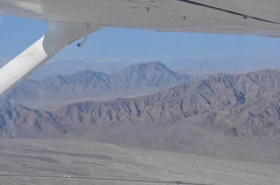 Sobrevoando o deserto de Nazca - Peru